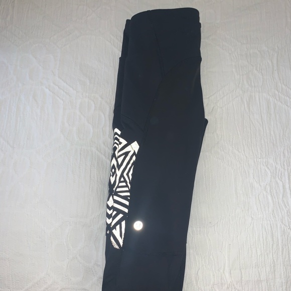 Reflective lululemon cropped pants - Picture 3 of 6